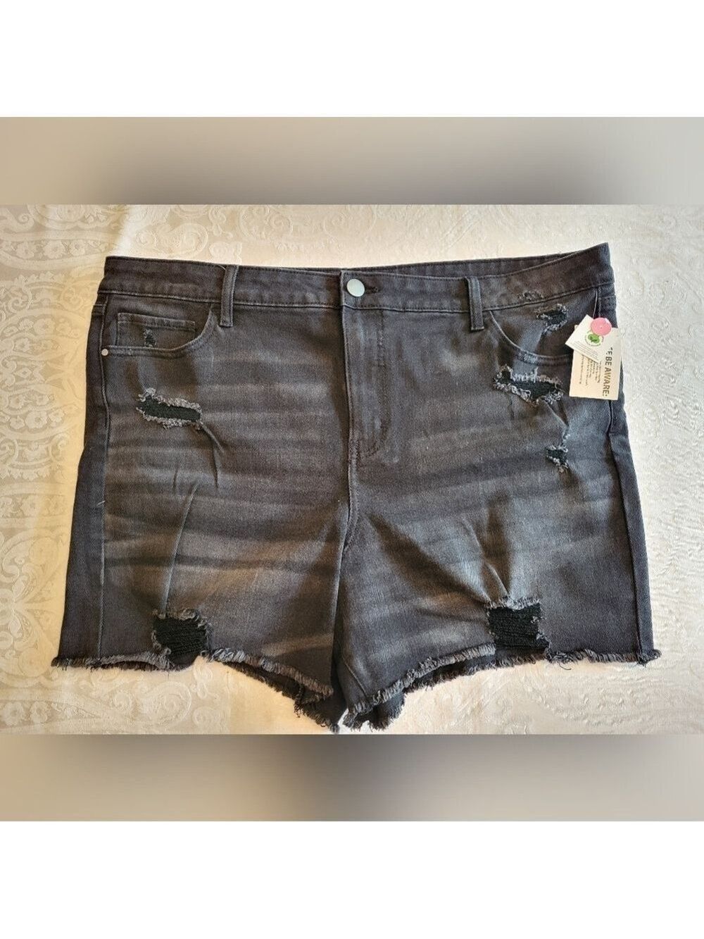 No Boundaries Black Gray Jean Shorts Casual Style Size 20, NWT, Distressed